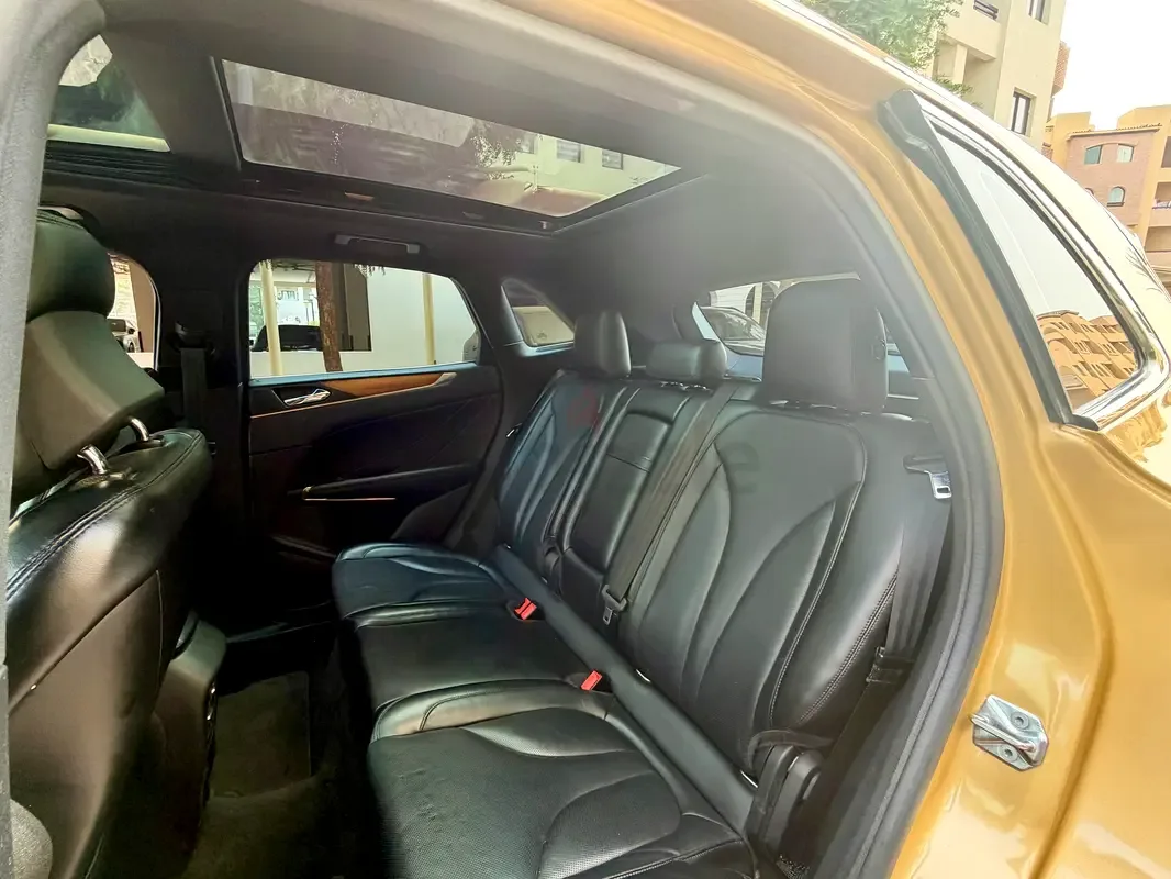 Lincoln MKC 2.3 AT 4WD (285 حصان) - 9