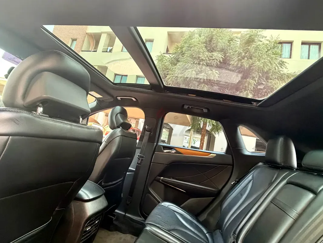 Lincoln MKC 2.3 AT 4WD (285 حصان) - 16