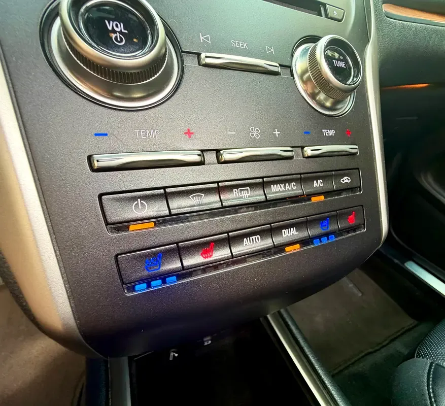 Lincoln MKC 2.3 AT 4WD (285 حصان) - 18