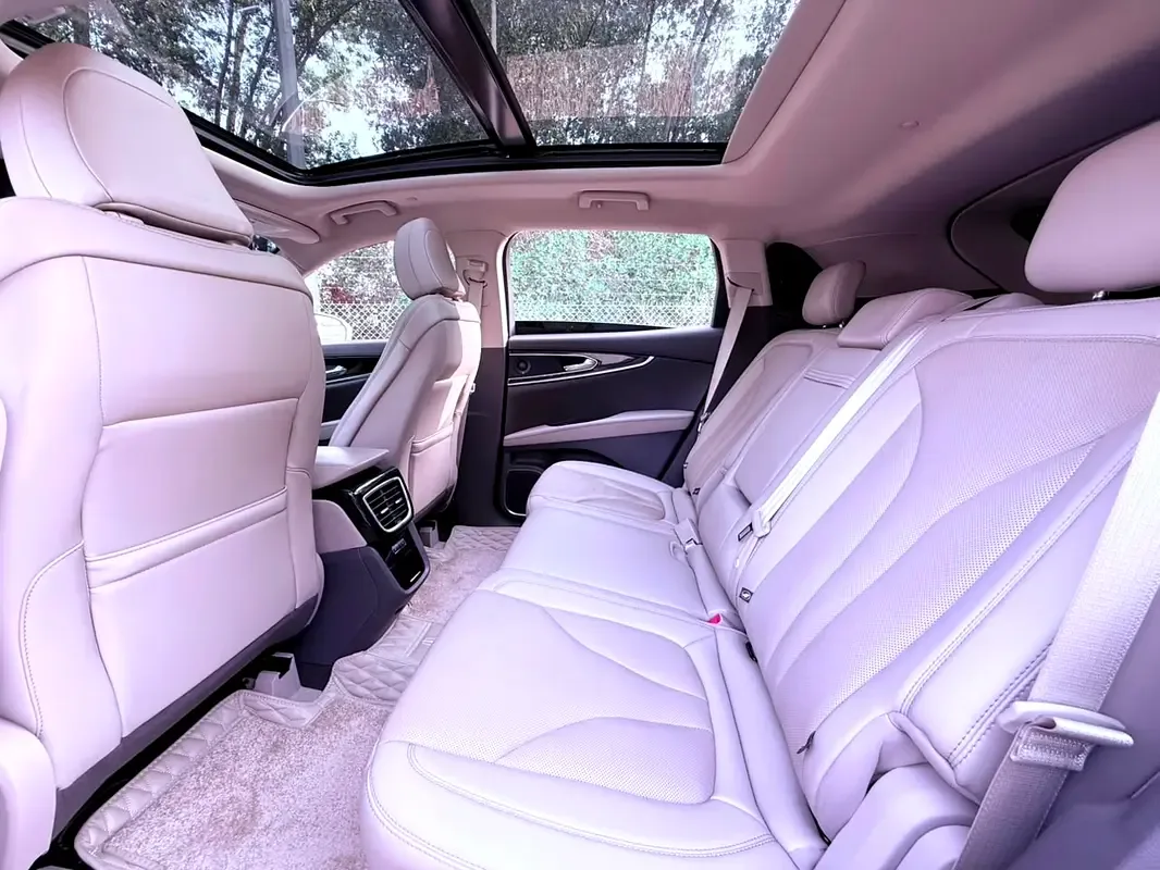 Lincoln Nautilus 2.0 AT 4WD (250 حصان) - 17