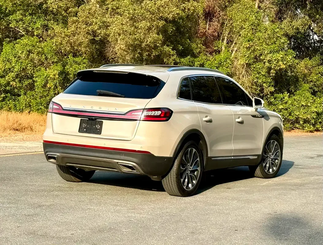 Lincoln Nautilus 2.0 AT 4WD (250 حصان) - 19