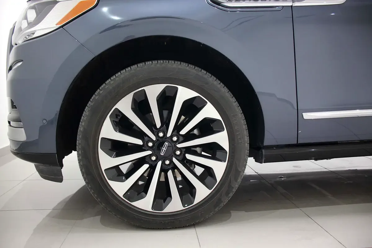 Lincoln Navigator 3.5 AT AWD (415 hp) - 6