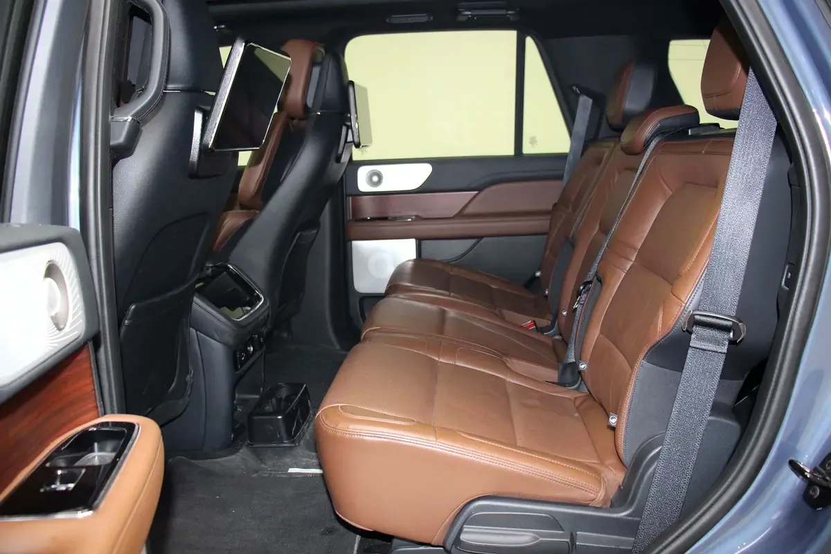 Lincoln Navigator 3.5 AT AWD (415 hp) - 9