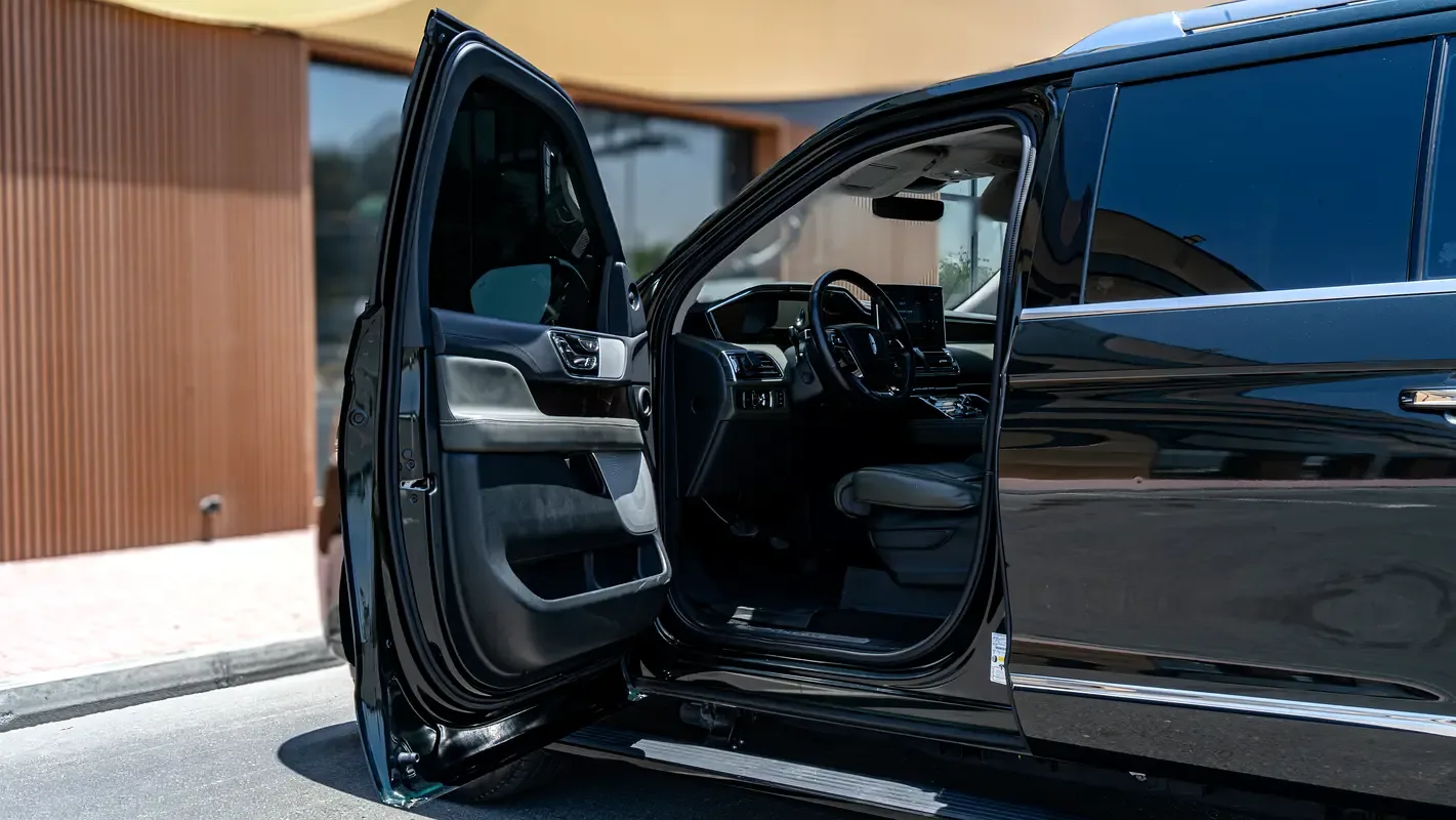 Lincoln Navigator 3.5 AT AWD (440 حصان) - 10
