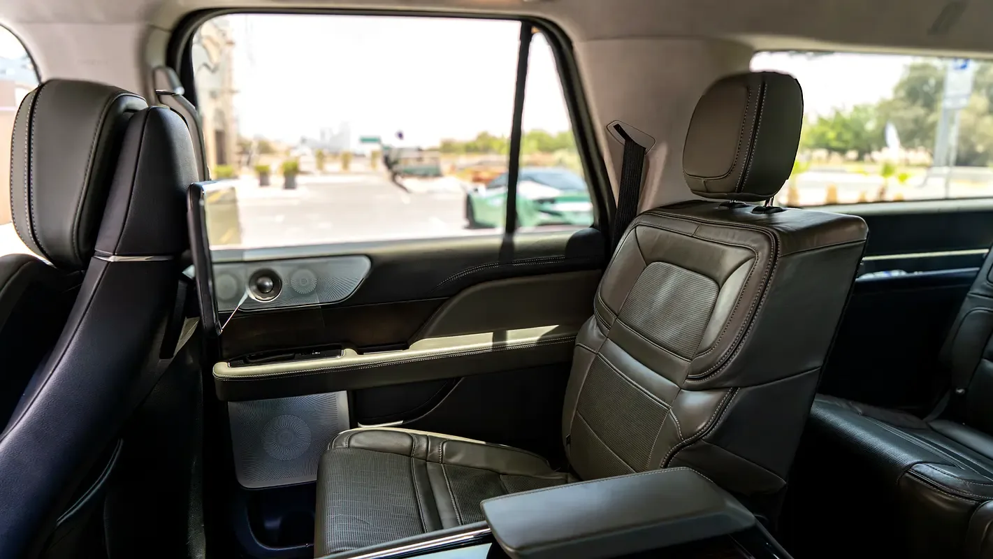 Lincoln Navigator 3.5 AT AWD (440 حصان) - 18