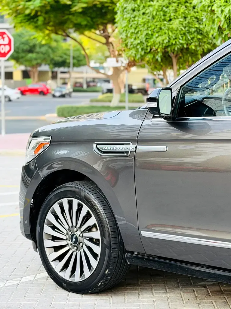 Lincoln Navigator 3.5 AT AWD (456 حصان) - 8