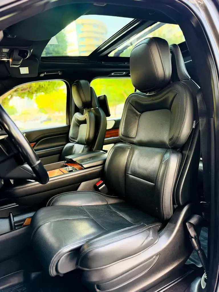 Lincoln Navigator 3.5 AT AWD (456 حصان) - 10