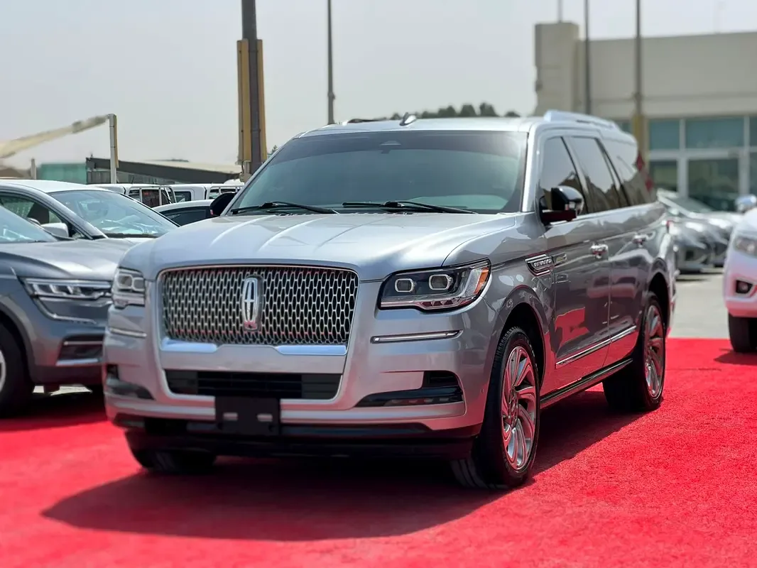 Lincoln Navigator 3.5 AT RWD (440 حصان) - 3
