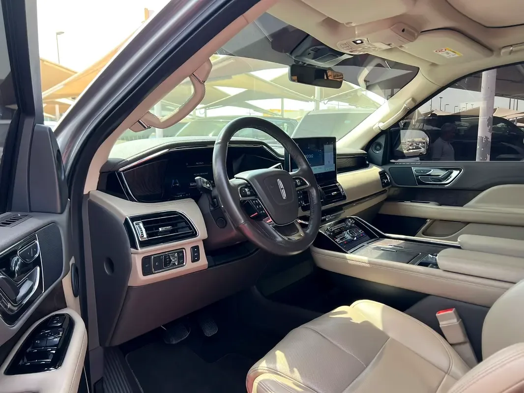 Lincoln Navigator 3.5 AT RWD (440 حصان) - 8