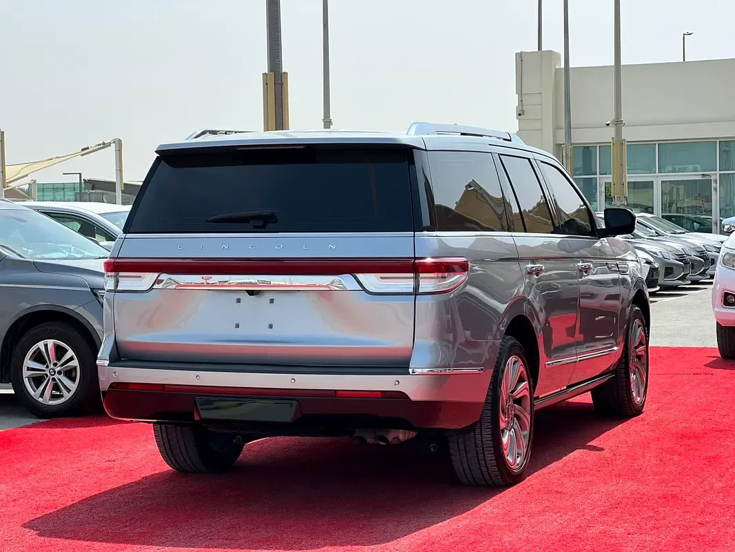 Lincoln Navigator 3.5 AT RWD (440 حصان) - 6