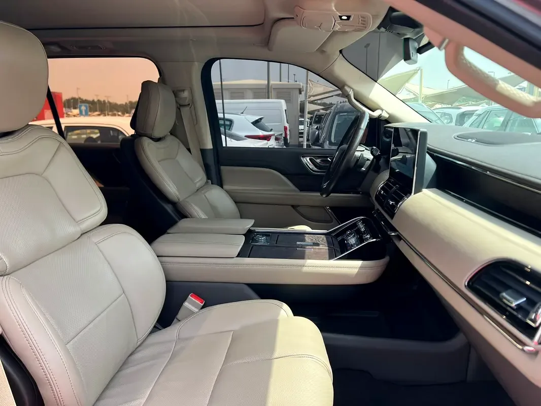 Lincoln Navigator 3.5 AT RWD (440 حصان) - 11