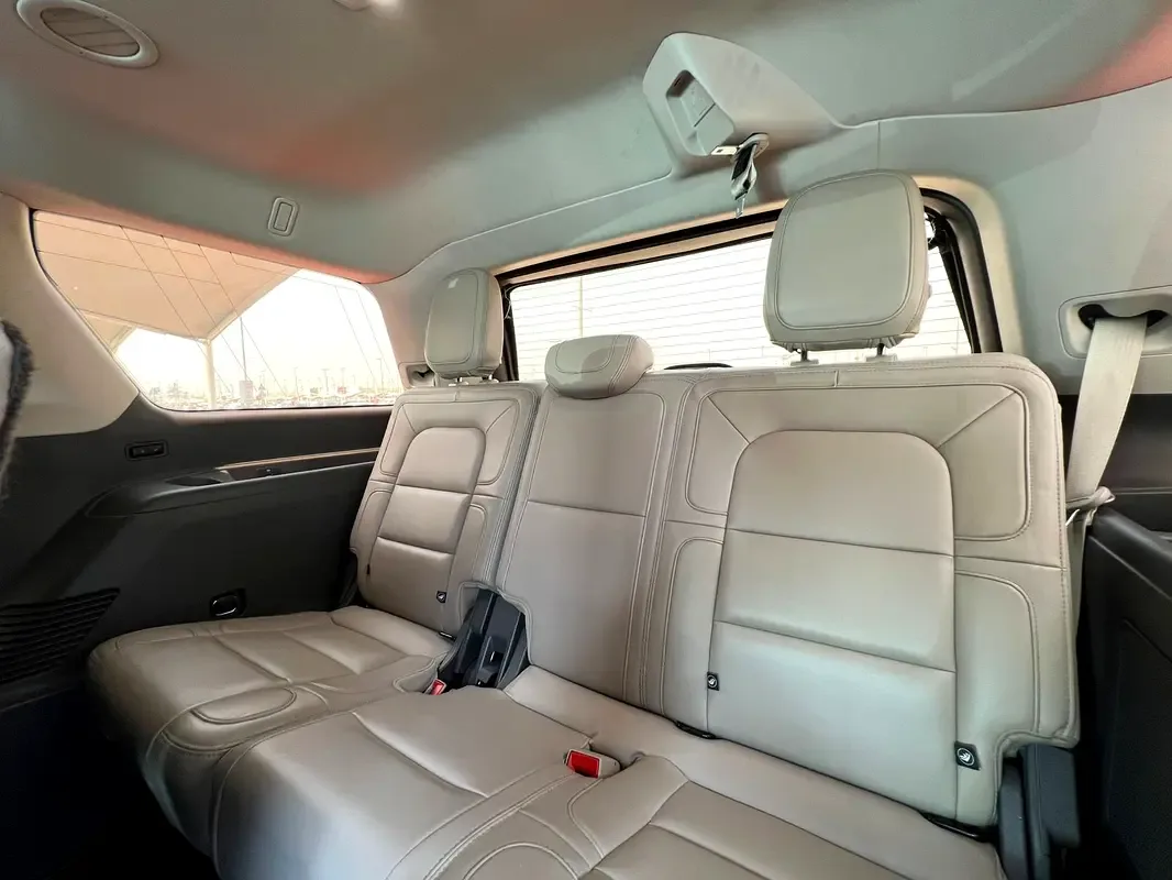 Lincoln Navigator 3.5 AT RWD (440 حصان) - 14