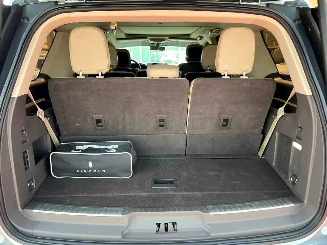 Lincoln Navigator 3.5 AT RWD (440 حصان) - 15