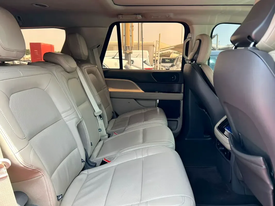 Lincoln Navigator 3.5 AT RWD (440 حصان) - 13