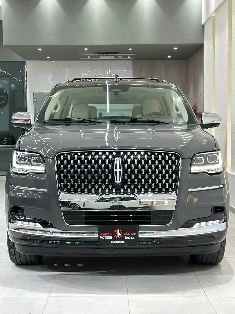 Lincoln Navigator 3.5 AT RWD (440 hp) - 2