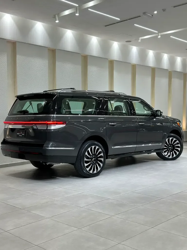 Lincoln Navigator 3.5 AT RWD (440 hp) - 4