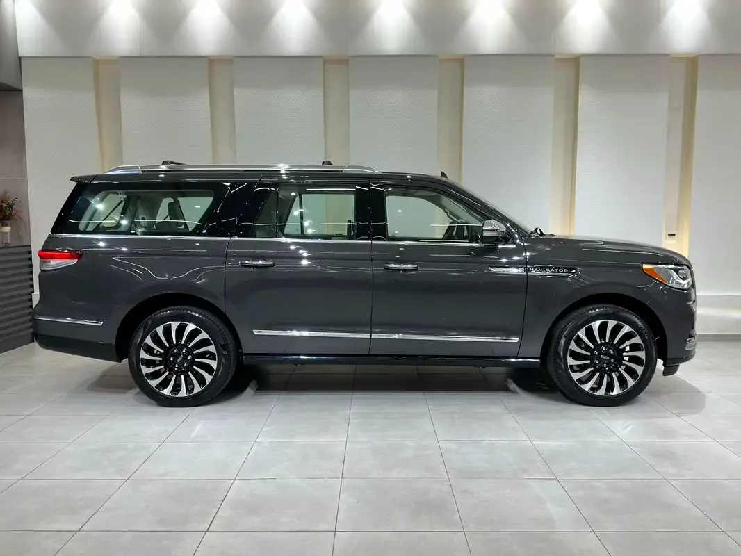 Lincoln Navigator 3.5 AT RWD (440 hp) - 7
