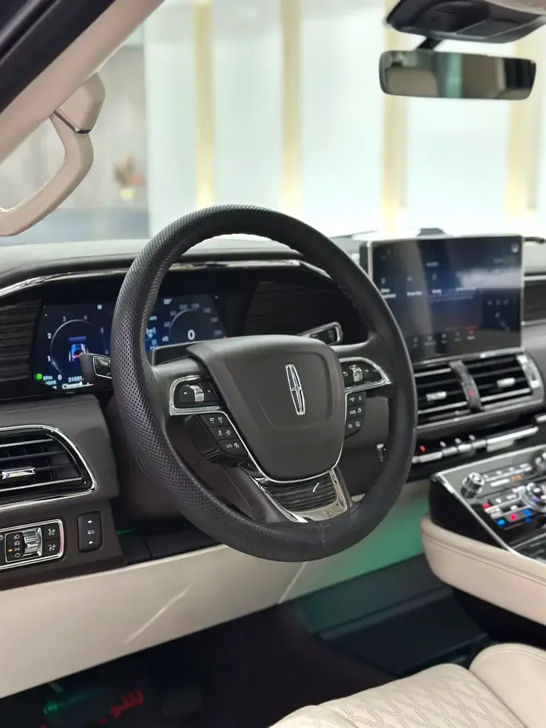 Lincoln Navigator 3.5 AT RWD (440 hp) - 10