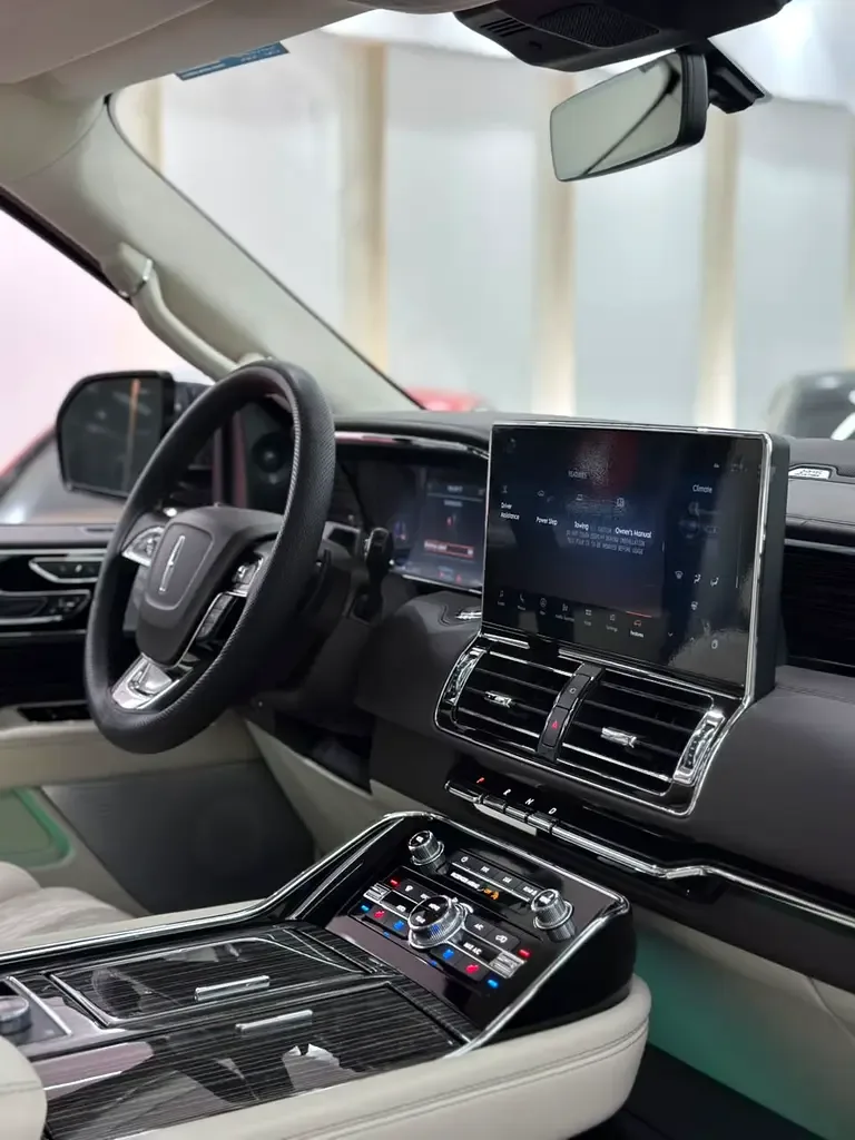 Lincoln Navigator 3.5 AT RWD (440 hp) - 11