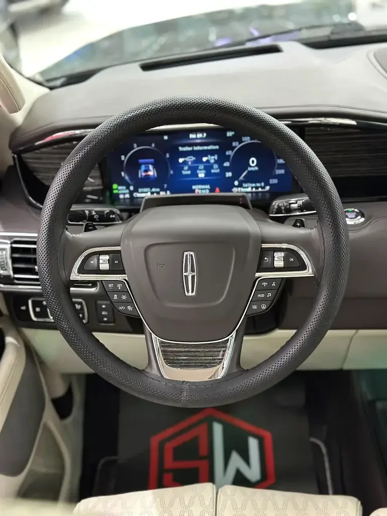 Lincoln Navigator 3.5 AT RWD (440 hp) - 12