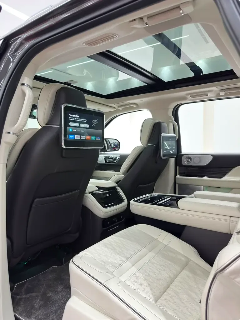 Lincoln Navigator 3.5 AT RWD (440 hp) - 16