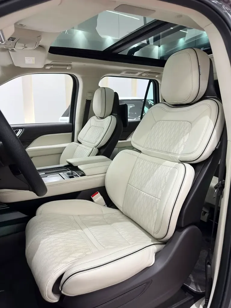 Lincoln Navigator 3.5 AT RWD (440 hp) - 15