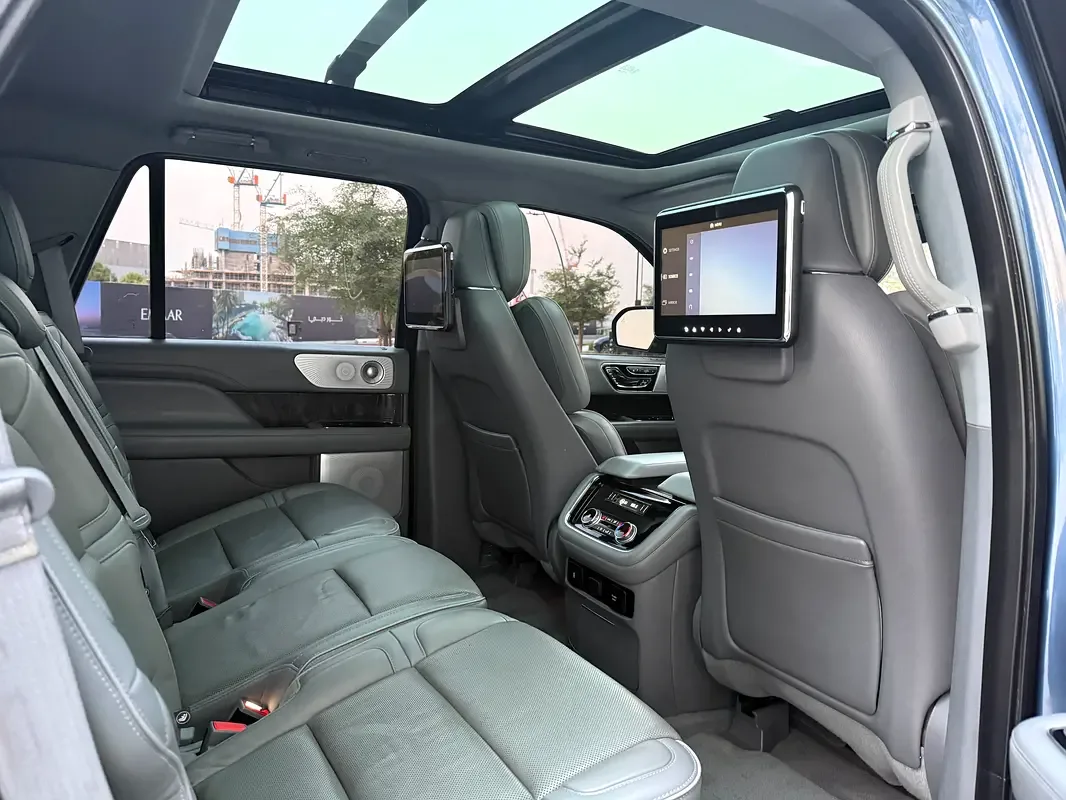 Lincoln Navigator 3.5 AT RWD (440 hp) - 12