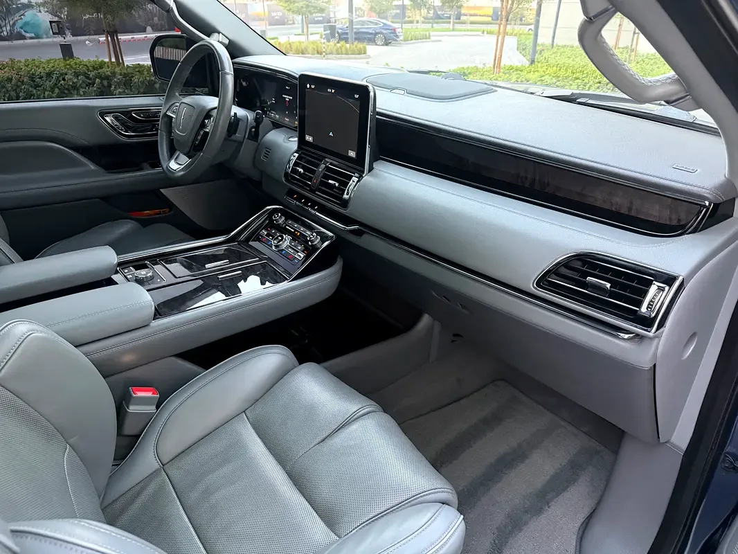 Lincoln Navigator 3.5 AT RWD (440 hp) - 10