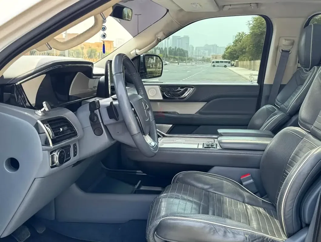 Lincoln Navigator 3.5 AT RWD (440 حصان) - 8