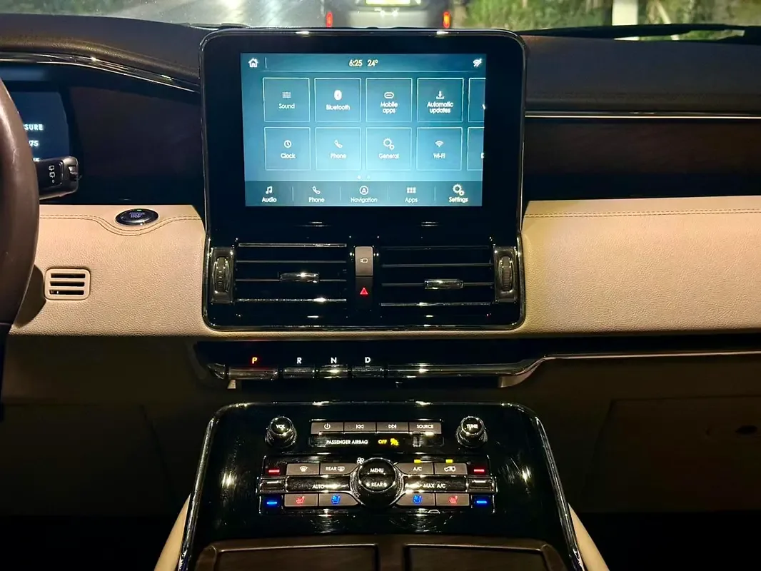 Lincoln Navigator 3.5 AT RWD (440 hp) - 16