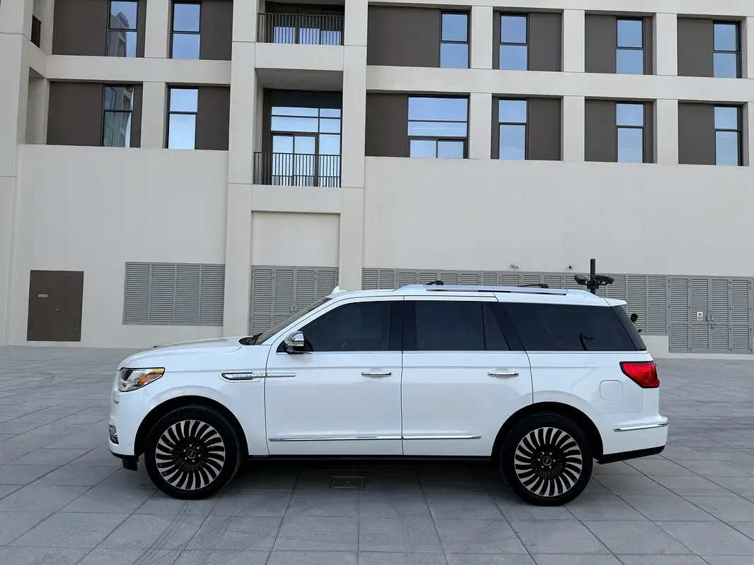 Lincoln Navigator 3.5 AT RWD (440 hp) - 4