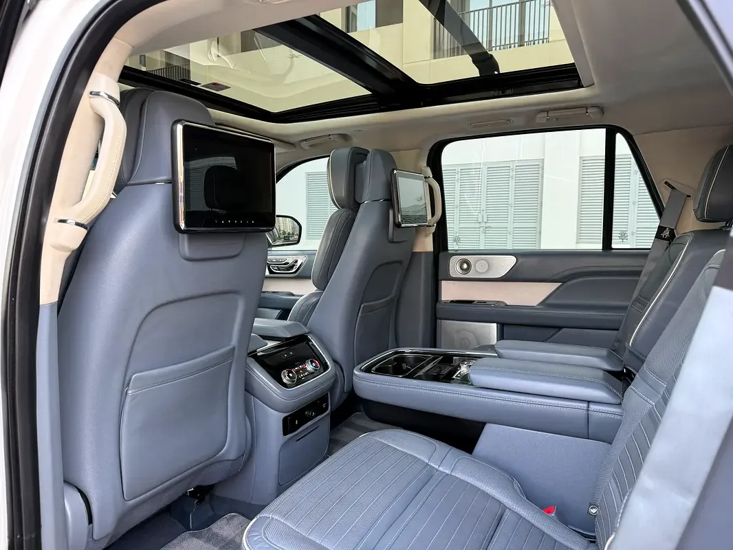 Lincoln Navigator 3.5 AT RWD (440 hp) - 10