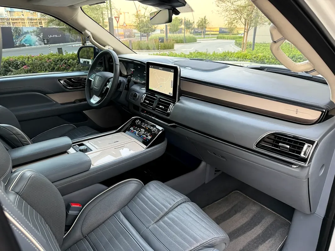 Lincoln Navigator 3.5 AT RWD (440 hp) - 13