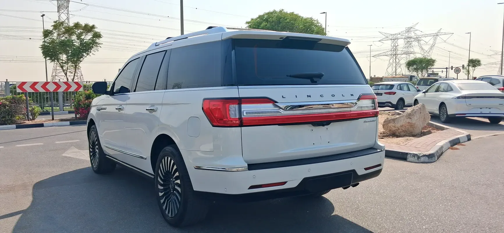 Lincoln Navigator 3.5 AT RWD (440 حصان) - 5