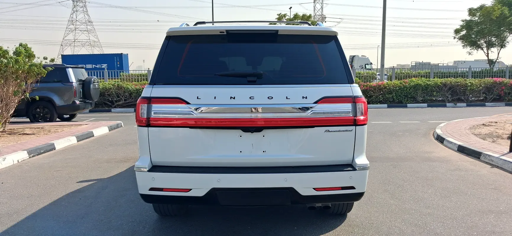 Lincoln Navigator 3.5 AT RWD (440 حصان) - 4