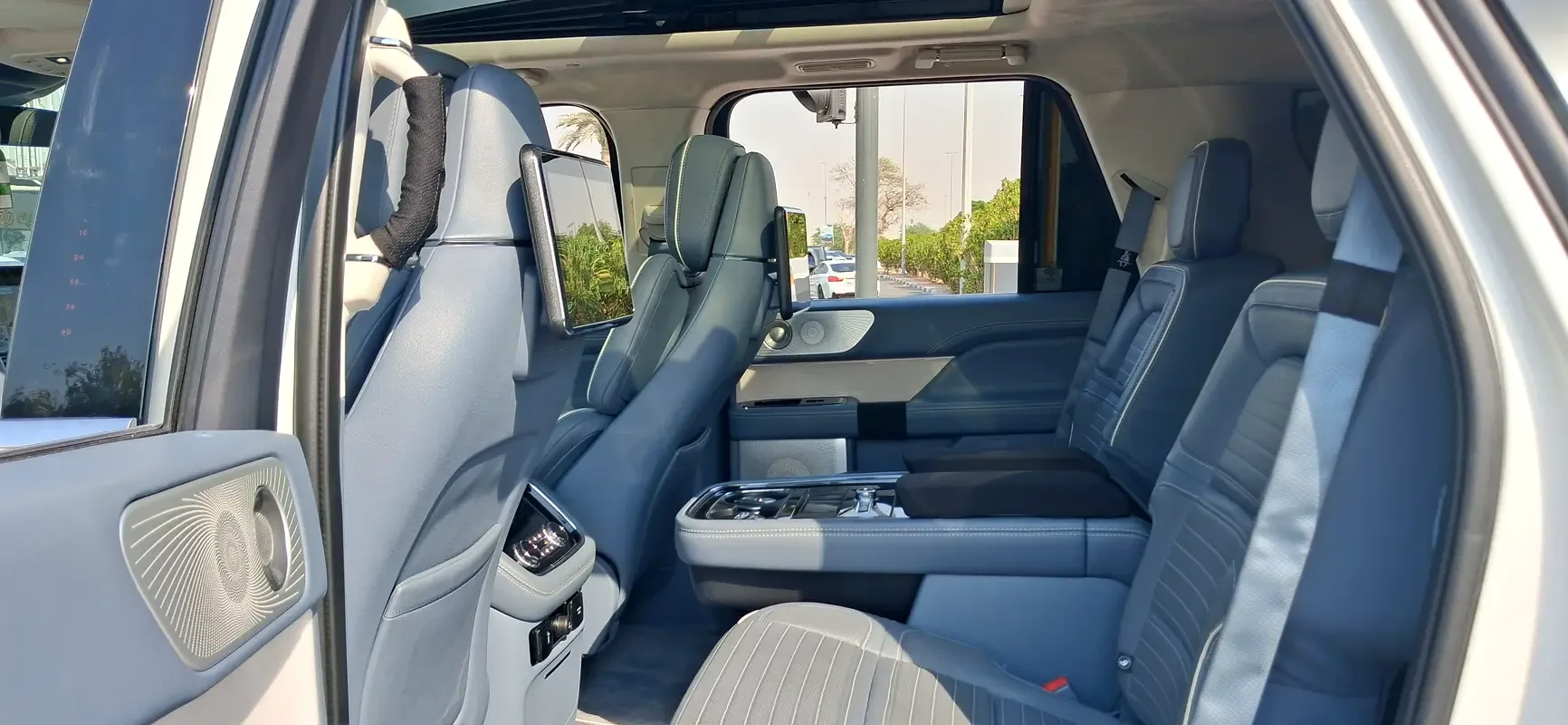 Lincoln Navigator 3.5 AT RWD (440 حصان) - 9