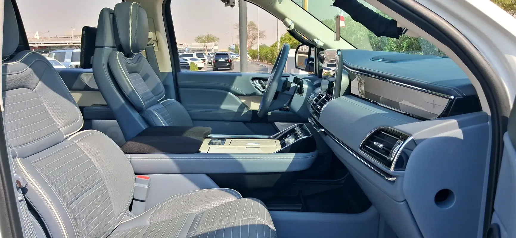 Lincoln Navigator 3.5 AT RWD (440 حصان) - 13