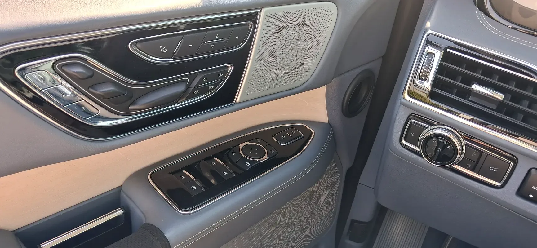 Lincoln Navigator 3.5 AT RWD (440 حصان) - 19