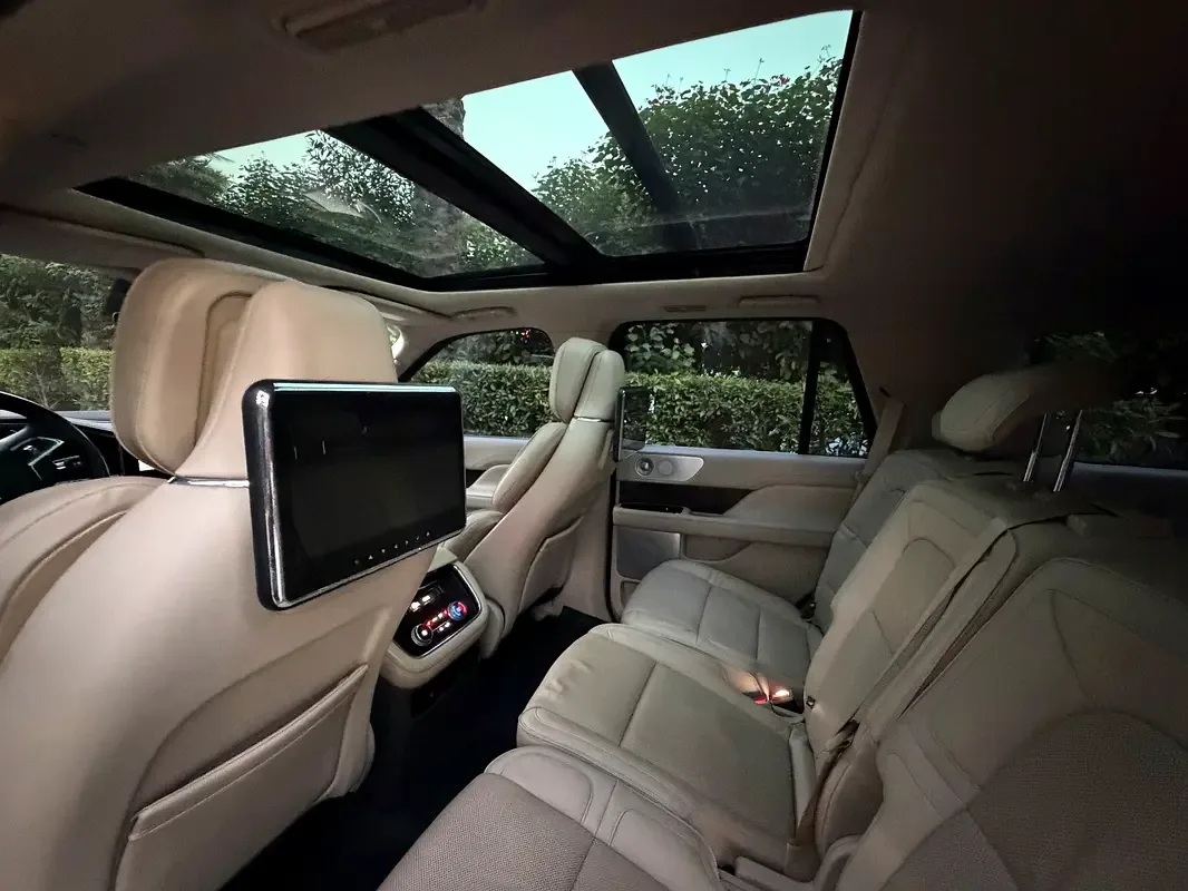 Lincoln Navigator 3.5 AT RWD (456 hp) - 15