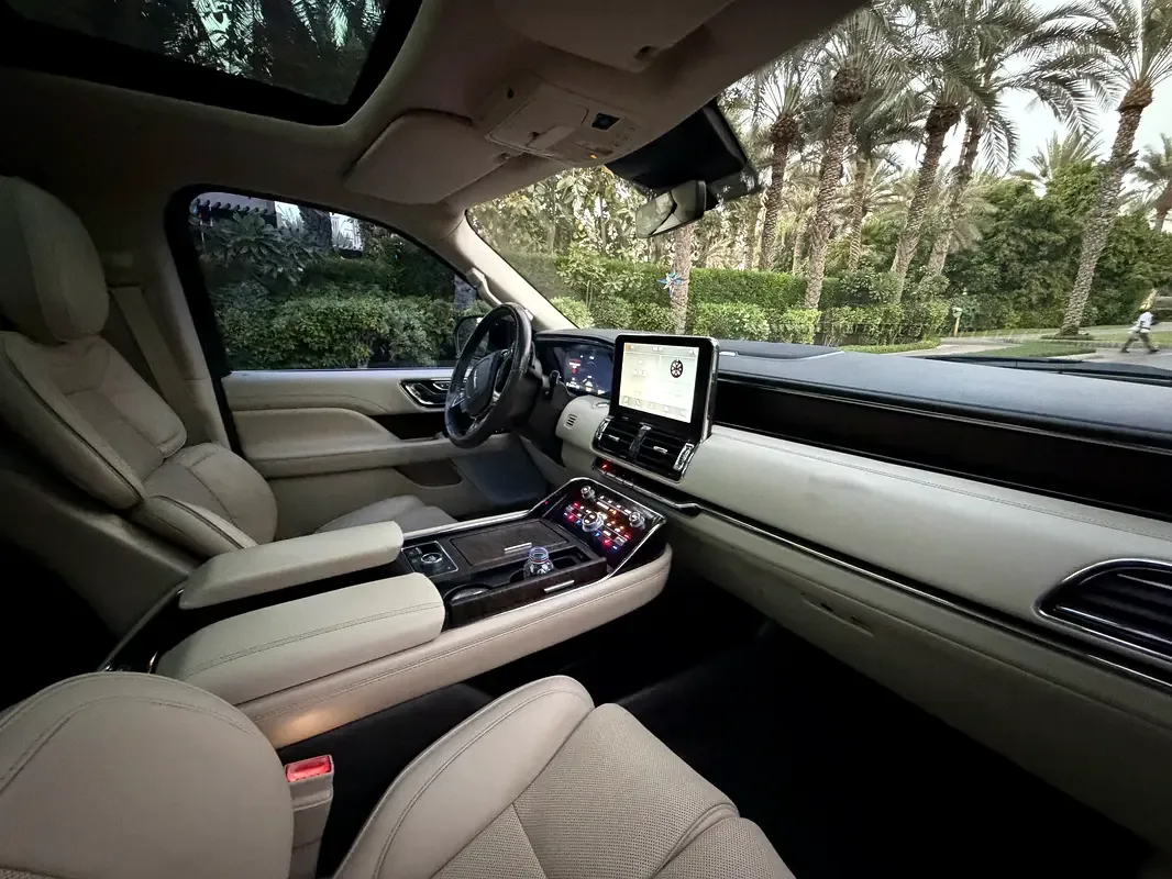 Lincoln Navigator 3.5 AT RWD (456 hp) - 17