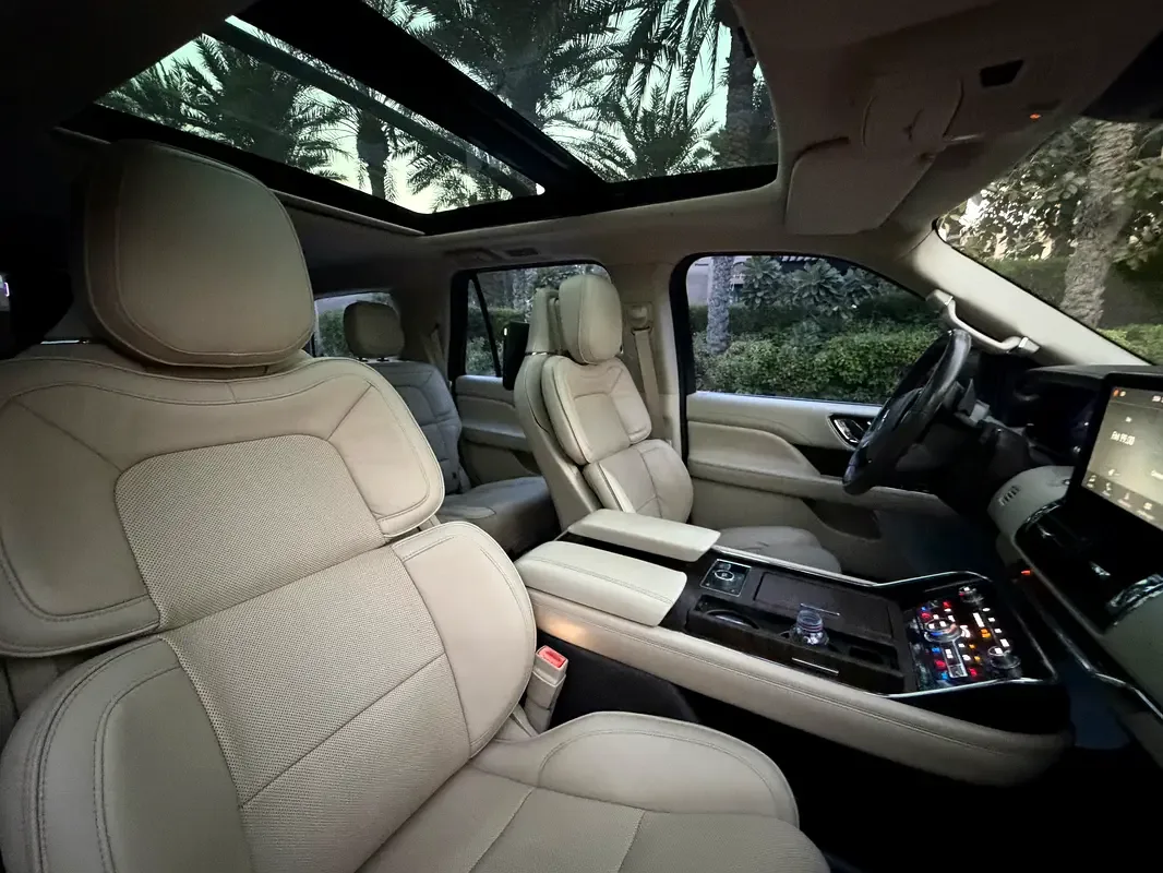 Lincoln Navigator 3.5 AT RWD (456 hp) - 18