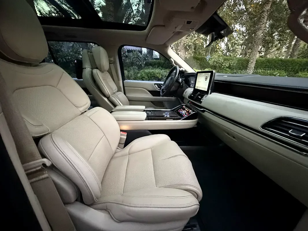 Lincoln Navigator 3.5 AT RWD (456 hp) - 19