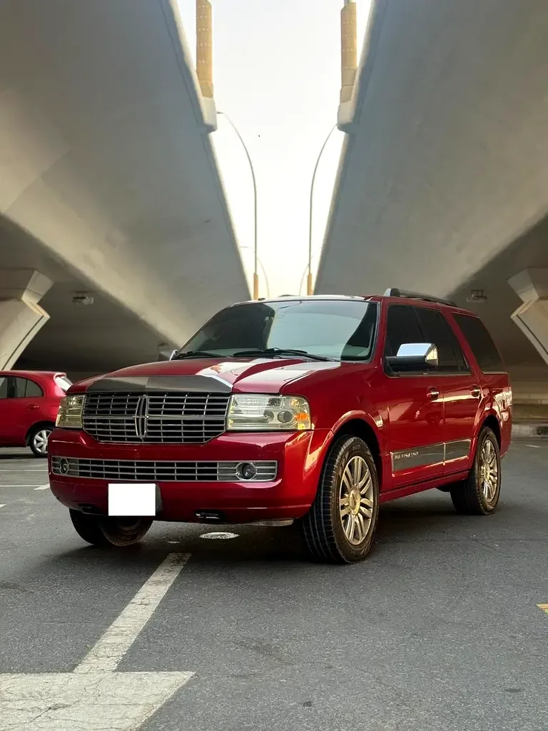 Lincoln Navigator 5.4 AT RWD (304 hp)