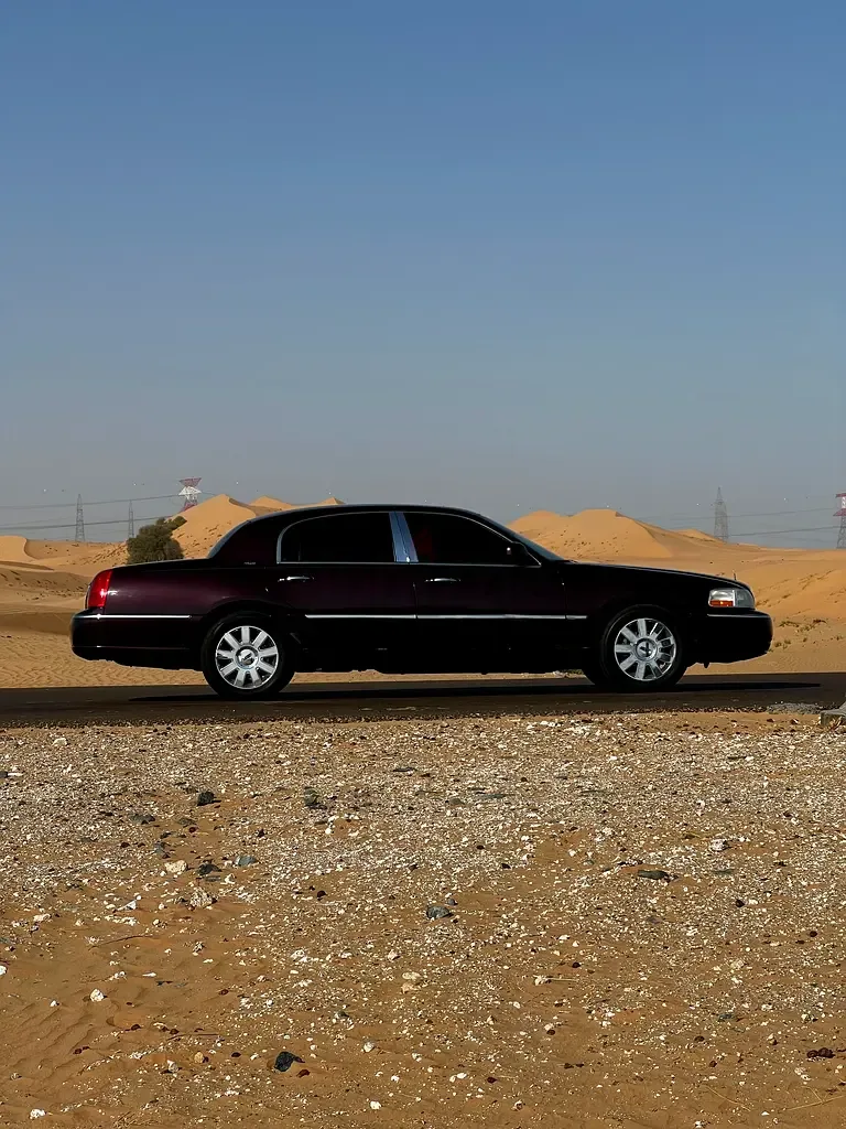 Lincoln Town Car 4.6 AT (242 hp)