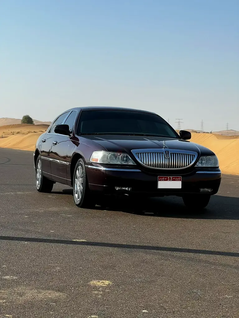 Lincoln Town Car 4.6 AT (242 hp) - 3