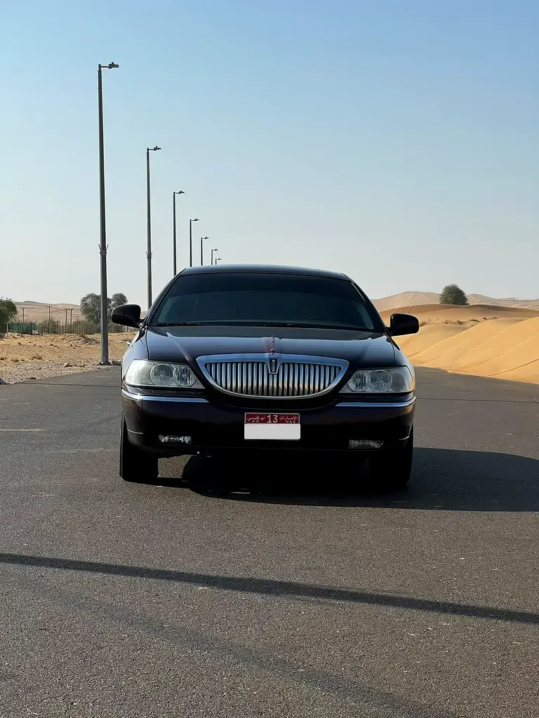Lincoln Town Car 4.6 AT (242 hp) - 4