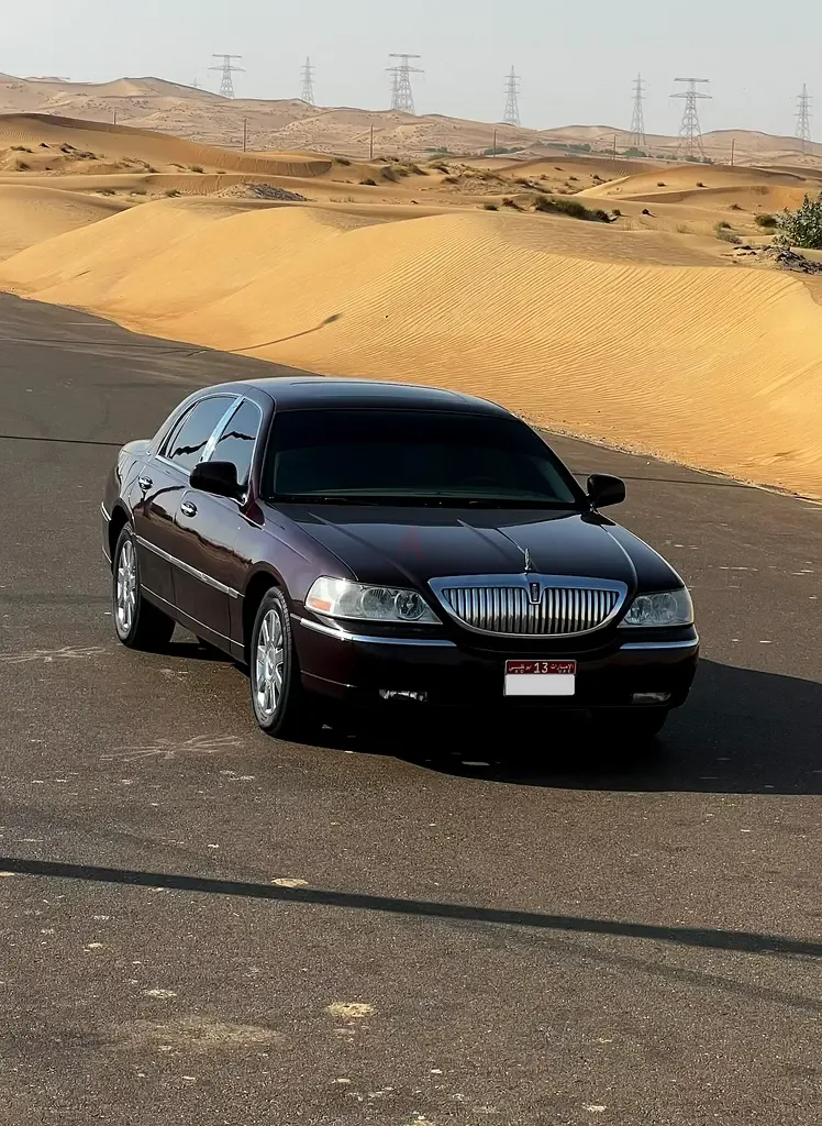 Lincoln Town Car 4.6 AT (242 hp) - 2