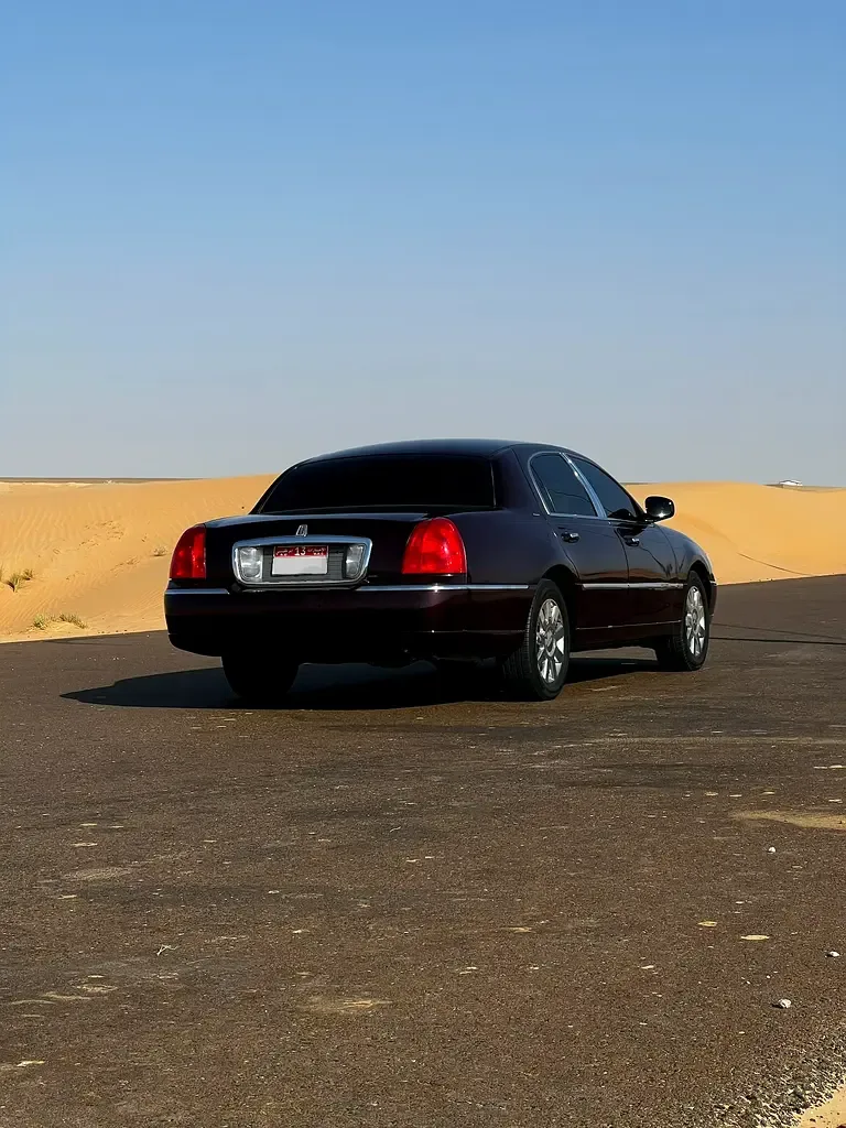 Lincoln Town Car 4.6 AT (242 hp) - 8