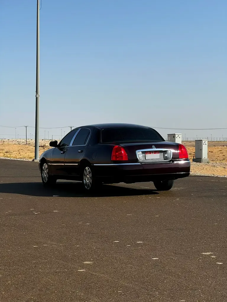 Lincoln Town Car 4.6 AT (242 hp) - 7