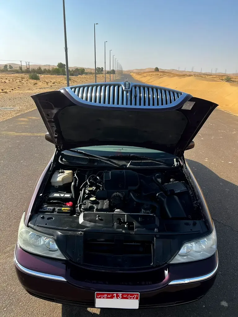 Lincoln Town Car 4.6 AT (242 hp) - 11